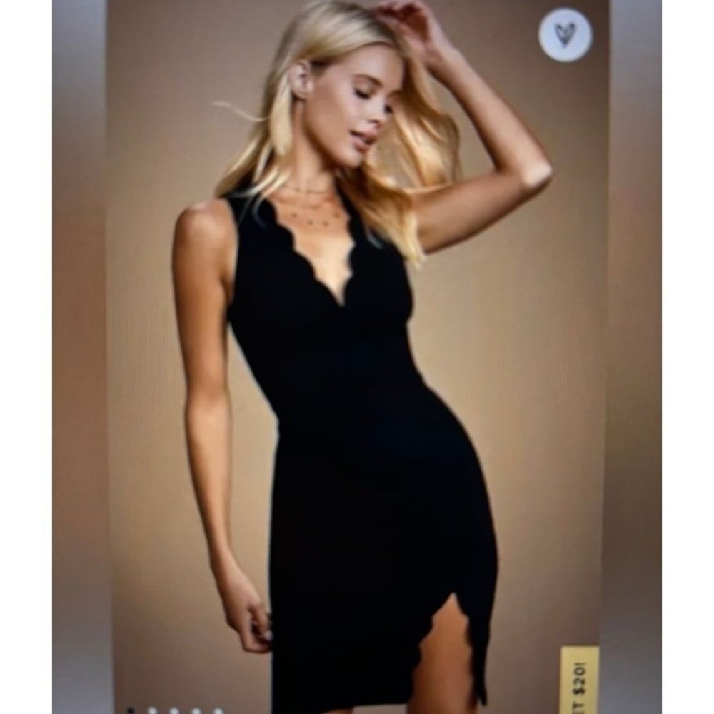 CUPSHE Black Scalloped V-Neck Sleeveless Bodycon Mini Dress with Side Slit nwt